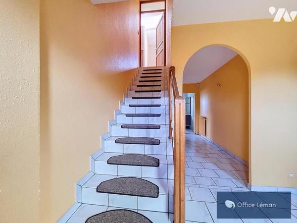 PRÉVESSIN-MOËNS maison individuelle de type 6 de 193 m² , terrain de 1255 m²