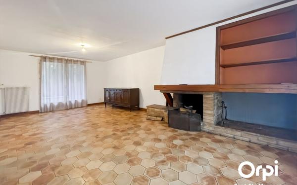 Maison à vendre    4 pièces •  Fleurines