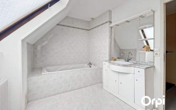 Maison à vendre    4 pièces •  Fleurines