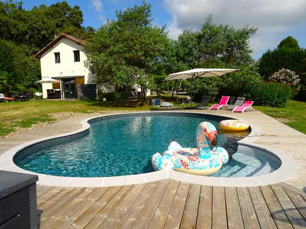 Landes 40250 MUGRON, propriété comprenant 2 maisons 184 m²  et 125 m²