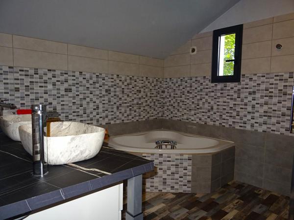 Landes 40250 MUGRON, propriété comprenant 2 maisons 184 m²  et 125 m²