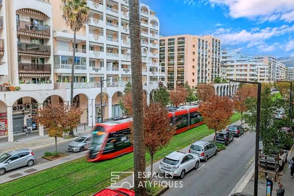 Appartement de 4 pièces traversant avec terrasse sur la Rue de France