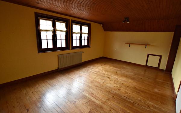 Maison à vendre    6 pièces • 194,28 m2 Villerest