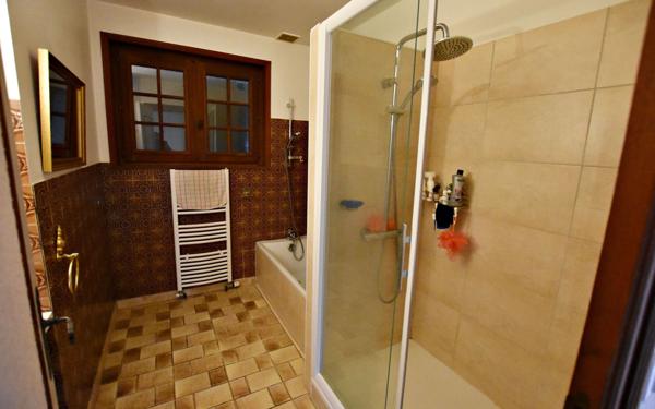 Maison à vendre    6 pièces • 194,28 m2 Villerest