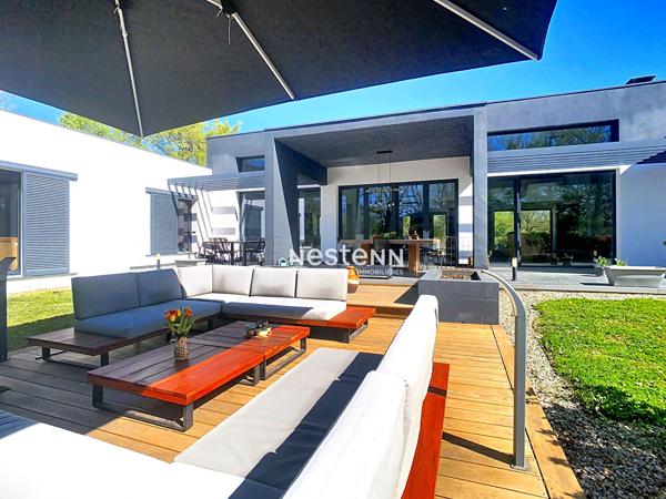 Demeure contemporaine de 228m²  5 chambres et piscine avec terrain de 6273m²