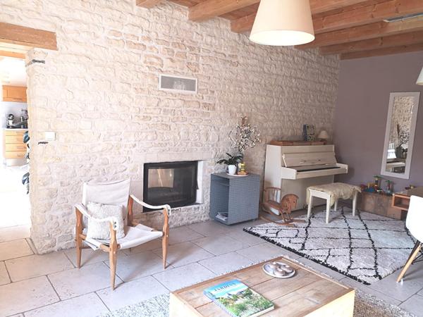 Maison Surgeres 5 pièce(s) 190 m2