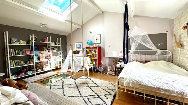 Maison Surgeres 5 pièce(s) 190 m2