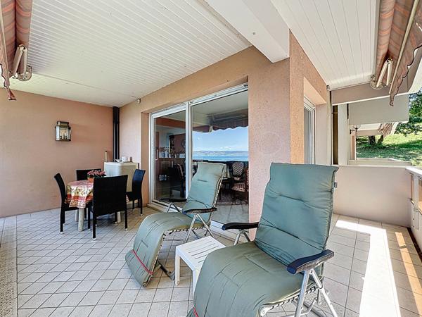 Superbe T3 modifiable en T4 de 100 m2 a EVIAN avec vue imprenable sur le lac Leman