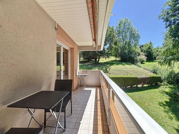 Superbe T3 modifiable en T4 de 100 m2 a EVIAN avec vue imprenable sur le lac Leman