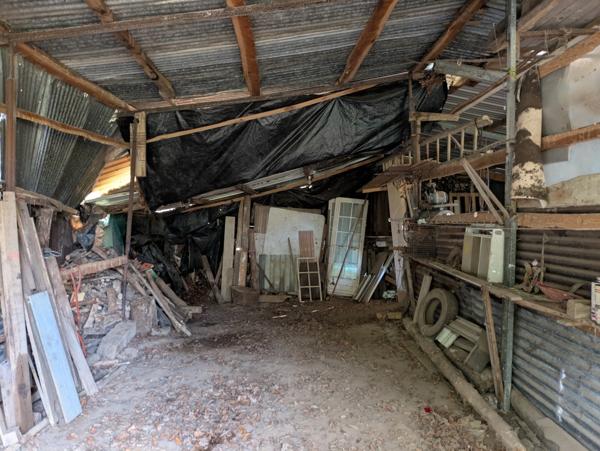 LANGOELAN MAISON NÉO BRETONNE DE 6 PIÈCES D' ENVIRON 135 M² VIE DE PLAIN PIED PARCELLE DE 1 HECTARE 3 ARES AVEC ÉTANG ET HANGAR.