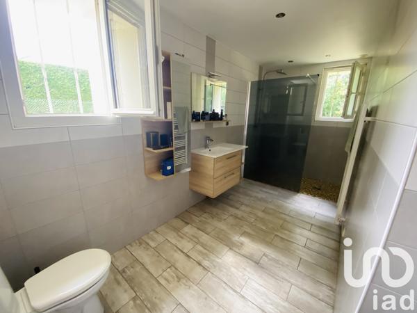 House for sale 6 rooms 110 m² Saint-Lubin-des-Joncherets