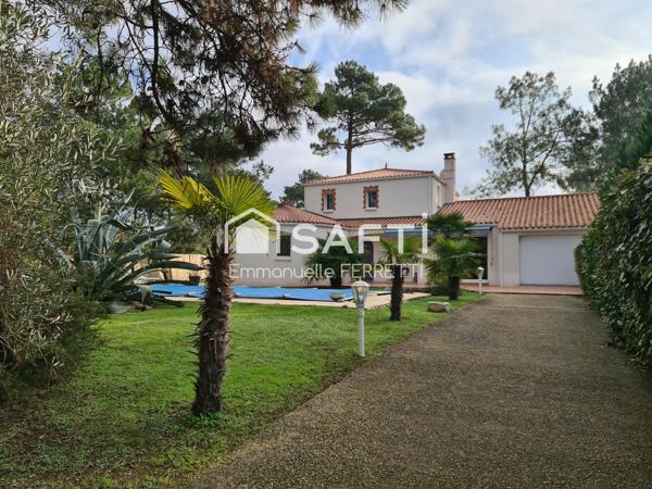 ACCES PLAGE POUR CETTE PROPRIETE AVEC PISCINE