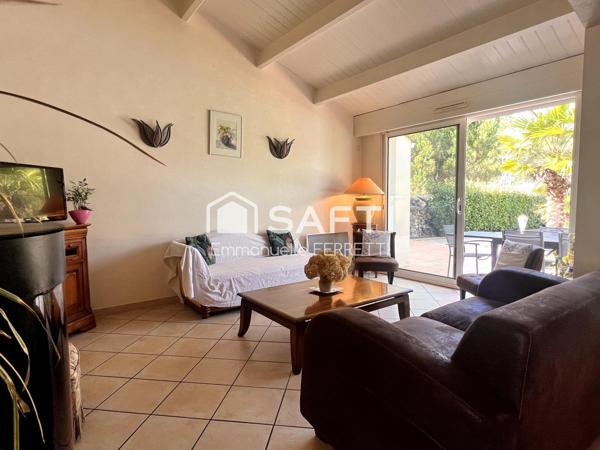 ACCES PLAGE POUR CETTE PROPRIETE AVEC PISCINE