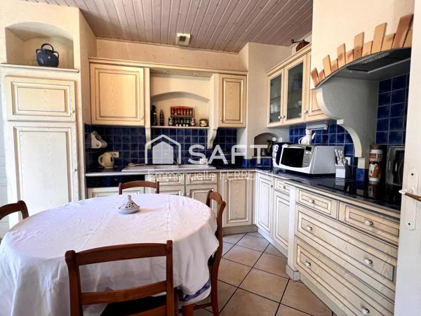 ACCES PLAGE POUR CETTE PROPRIETE AVEC PISCINE