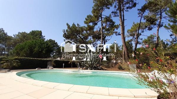 ACCES PLAGE POUR CETTE PROPRIETE AVEC PISCINE