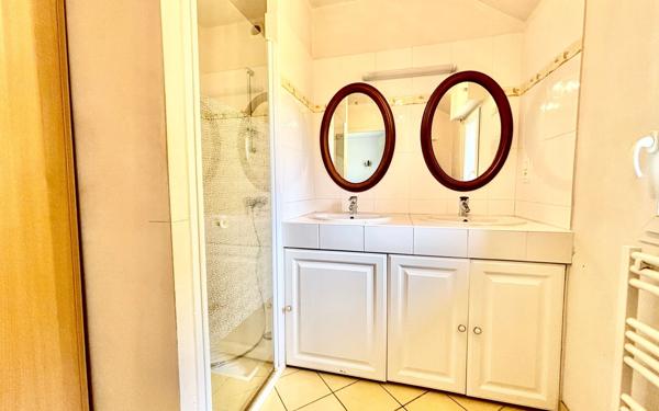 Maison à vendre    5 pièces • 121 m2 Séné