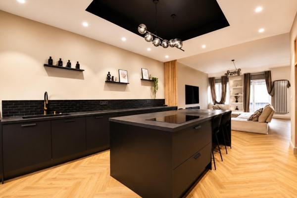 Appartement à FIRMINY, 42700 - 5 pièces 206m²