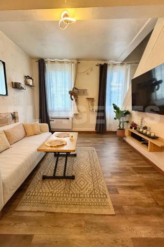 ​✅​ Opportunité en Hyper-Centre : Maison de Ville, Clim & Garage Privatif !