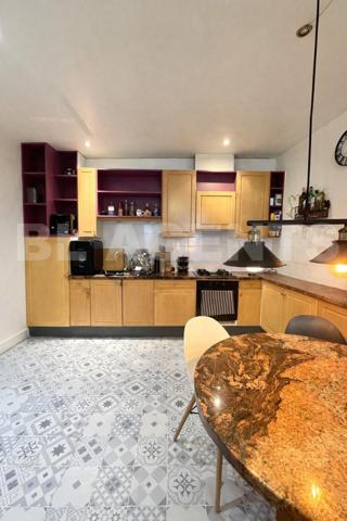 ​✅​ Opportunité en Hyper-Centre : Maison de Ville, Clim & Garage Privatif !