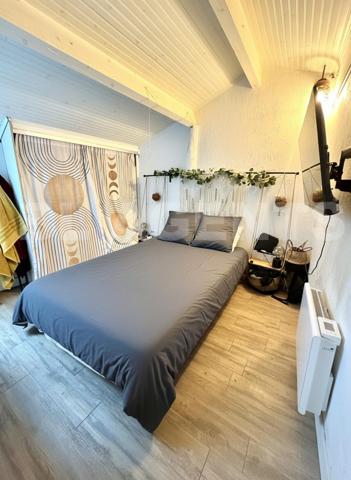 ​✅​ Opportunité en Hyper-Centre : Maison de Ville, Clim & Garage Privatif !