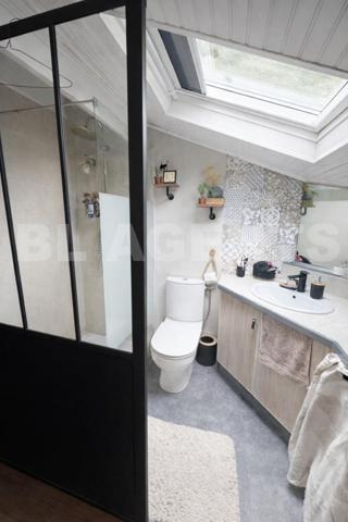 ​✅​ Opportunité en Hyper-Centre : Maison de Ville, Clim & Garage Privatif !