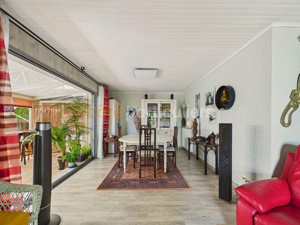 Vente
                Maison126 m² - 6 Pièces -
                    BEGLES (33130)