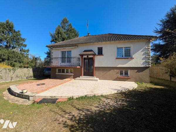 Pavillon sur sous sol surélevé en parfait état général