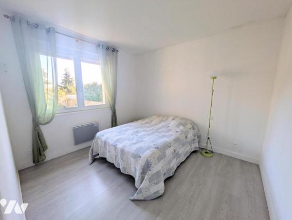 Pavillon sur sous sol surélevé en parfait état général