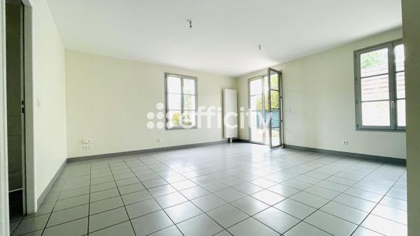 Maison
         4 pièces
        - 80 m² Exclusivité 242 000 € *