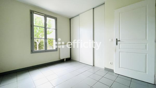 Maison
         4 pièces
        - 80 m² Exclusivité 242 000 € *