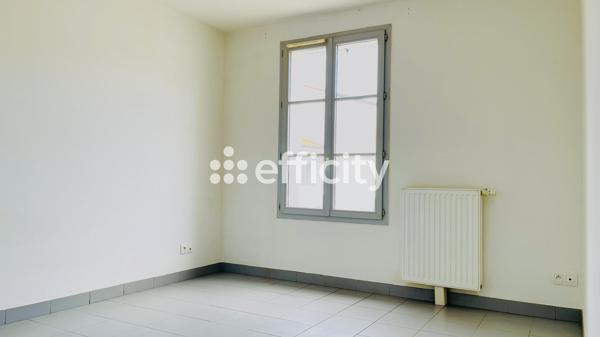 Maison
         4 pièces
        - 80 m² Exclusivité 242 000 € *