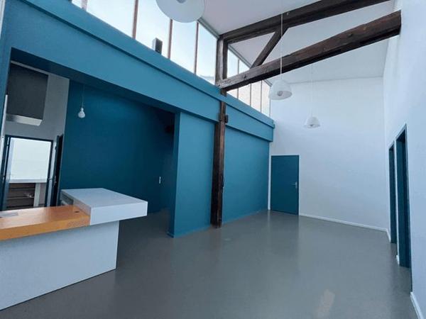 Local commercial 4 pièces T4 F4 130 m² à Belleville 22 RUE JEAN MACE 69220 à louer