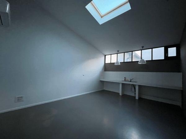 Local commercial 4 pièces T4 F4 130 m² à Belleville 22 RUE JEAN MACE 69220 à louer