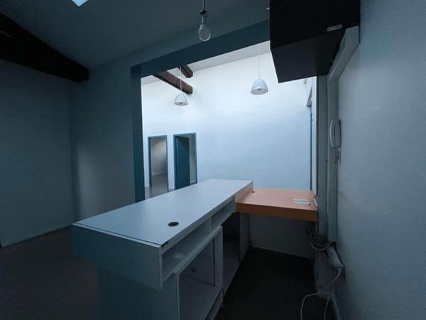 Local commercial 4 pièces T4 F4 130 m² à Belleville 22 RUE JEAN MACE 69220 à louer