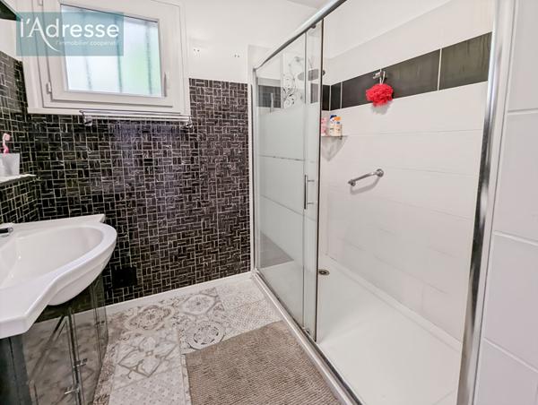 Maison avec 2 appartements indépendants et garage - Puy-l'Évêque, proche commodités