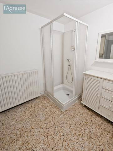 Maison avec 2 appartements indépendants et garage - Puy-l'Évêque, proche commodités