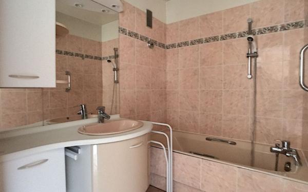 Appartement à louer    3 pièces •  Mons-en-Baroeul