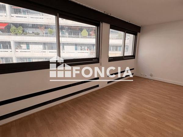 Location Studio 29.68 m² - 354 RUE LECOURBE Paris 75015