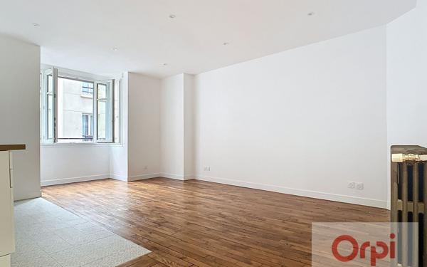 Appartement à vendre    2 pièces • 45,45 m2 Paris 15