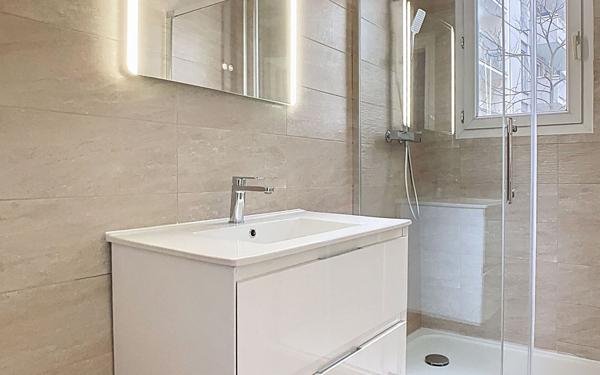 Appartement à vendre    2 pièces • 45,45 m2 Paris 15