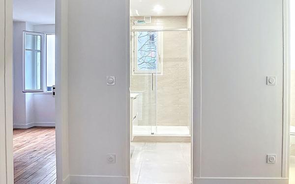 Appartement à vendre    2 pièces • 45,45 m2 Paris 15