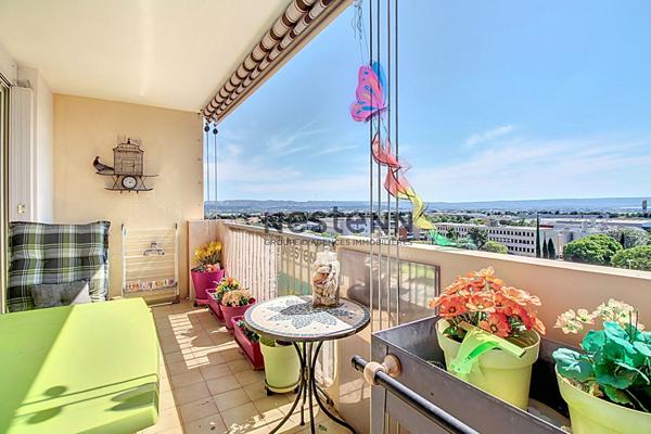 Vitrolles appartement T4 en dernier étage avec vue imprenable sur l'étang de Berre et Martigues