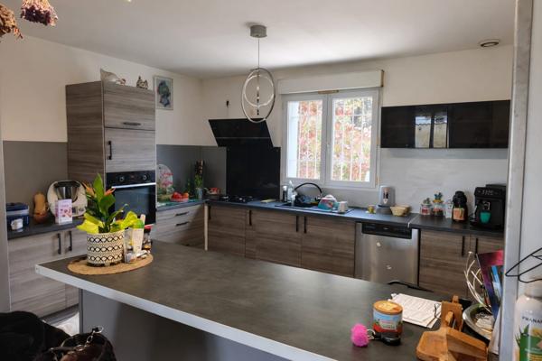 AVIGNON SORGUES - MAISON HABITATION + HANGAR  204 M² + TERRAIN 1500 M² A VENDRE