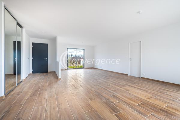 Maison
                                                                                                                                                                                                                                                                                                                        5 pièce(s)                                                                                                                                                                                                          4 chambre(s)                                                                                                                                                                                                          132.07  m²