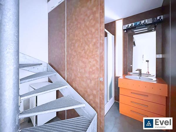 T2 en DUPLEX de 50 m2 vendu meublé . Emplacement Numéro 1