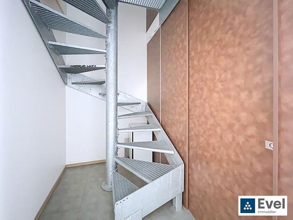 T2 en DUPLEX de 50 m2 vendu meublé . Emplacement Numéro 1