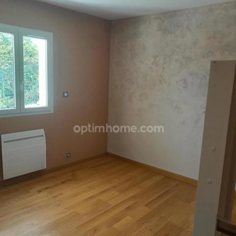 Maison à vendre 5 pièces CHAMPNIERS (16)