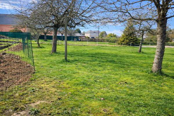 Terrain constructible - 631 m2 - VILLARET