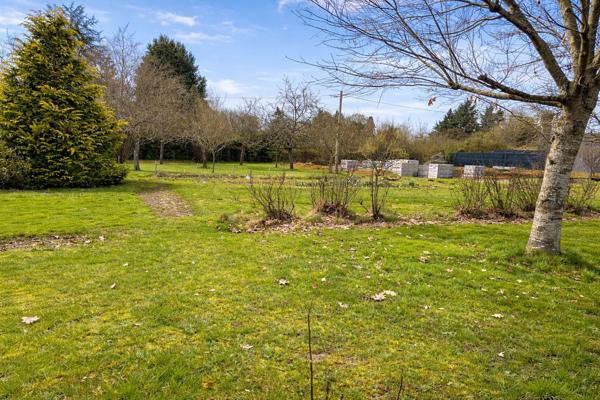 Terrain constructible - 631 m2 - VILLARET