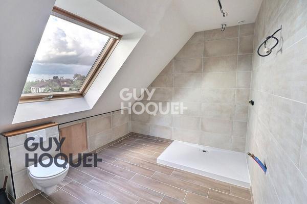 Menneval, Maison familiale de 4 chambres avec sous-sol complet.